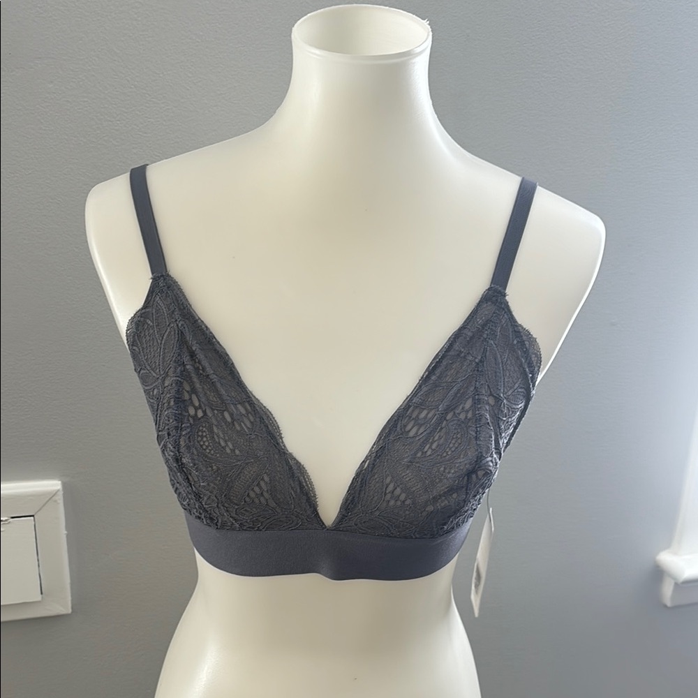 Lively Lace Bralette in Deep Gray